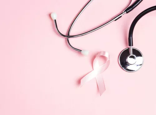 Octobre rose : "1 femme sur 8 risque de développer un cancer du sein"